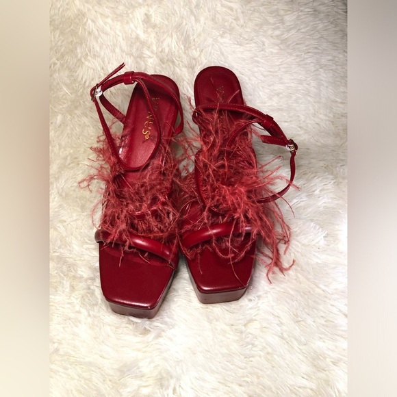 VENUS Red Platform Heels with Feather Detail NWOT size 9 - Picture 5 of 15